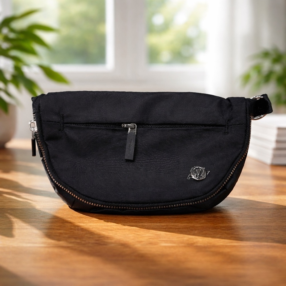 Lululemon Everywhere Belt Bag